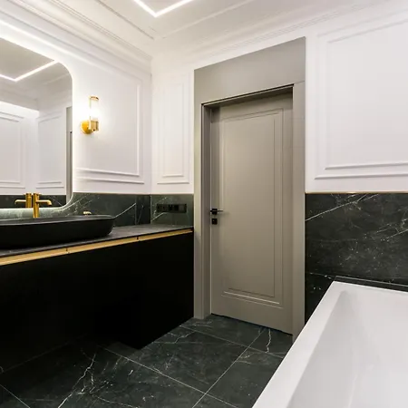 Prestige With Sauna & Parking Apartment